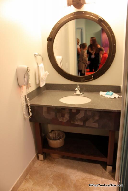 Nemo Vanity & Sink